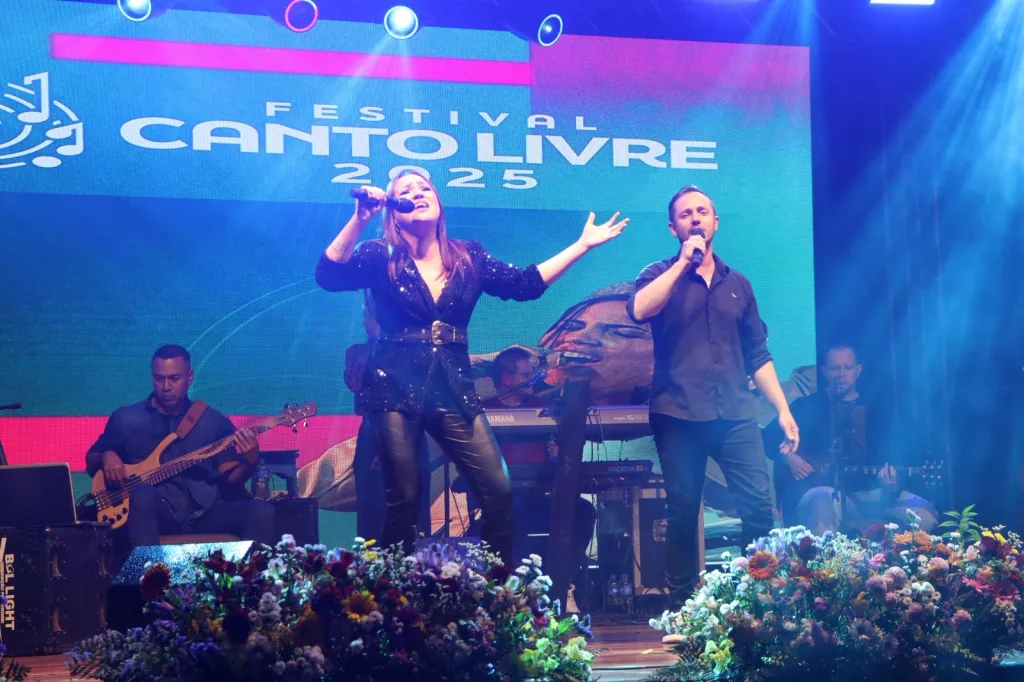 Primeiro dia de apresentações do Festival Canto Livre