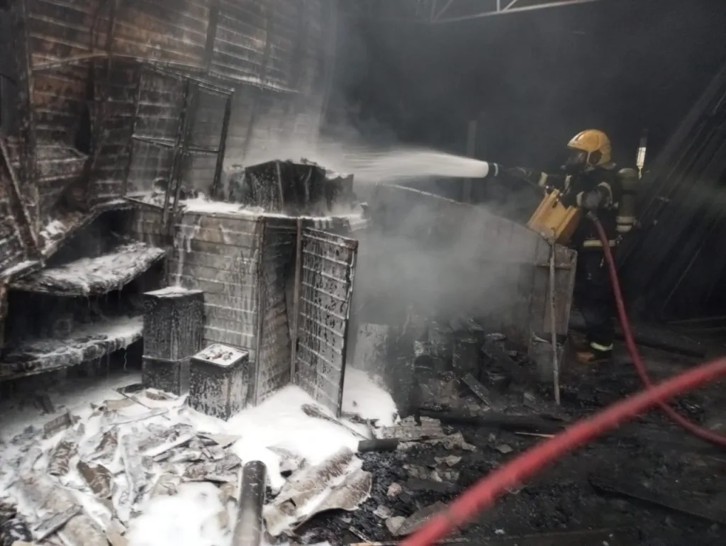 Incêndio atinge metalúrgica em Chapecó
