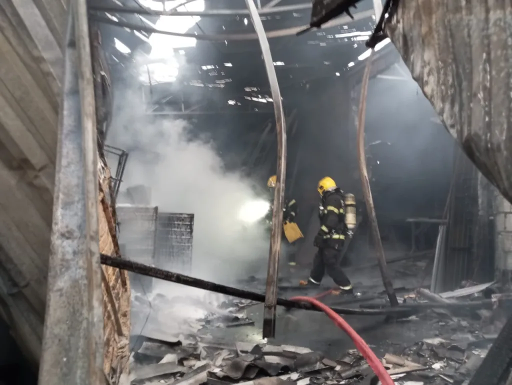 Incêndio atinge metalúrgica em Chapecó