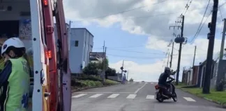 Criança de 5 anos fica gravemente ferida após atropelamento em Quilombo