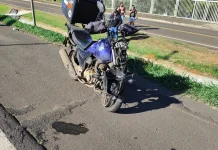 Acidente entre moto e caminhão deixa homem gravemente ferido em Chapecó