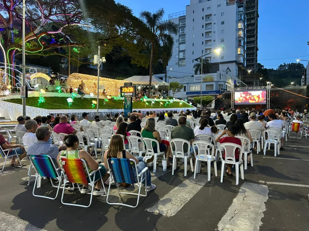 Cinema na Praça é realizado em Seara