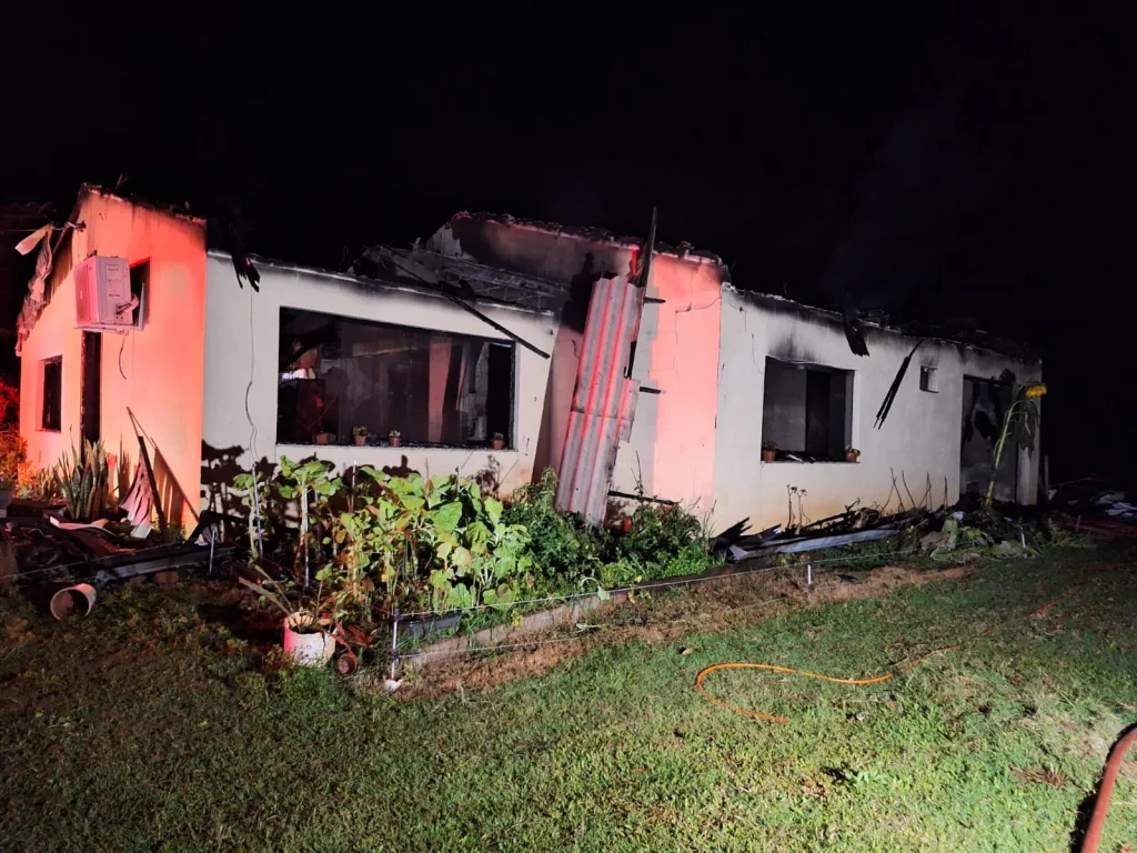 Incêndio destrói residência em Bom Jesus