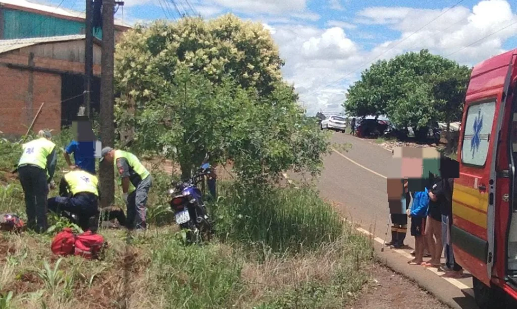 Motociclista fica ferido ao colidir contra poste em Xanxerê
