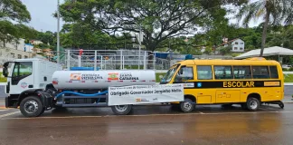 Seara recebe caminhão-tanque e ônibus do Governo do Estado