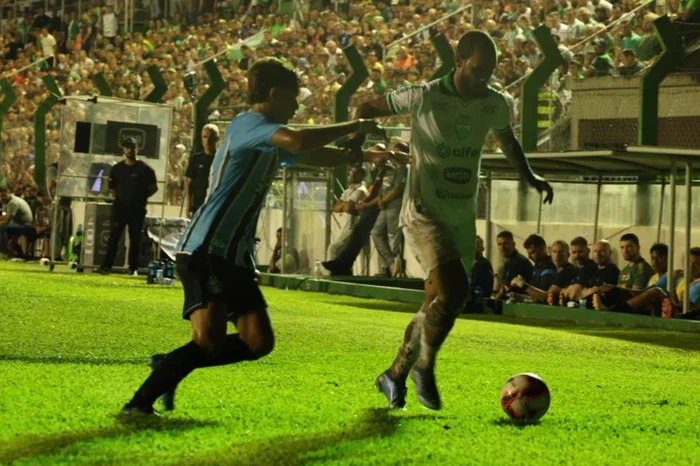 Grêmio goleia o Avenida na estreia do Gauchão