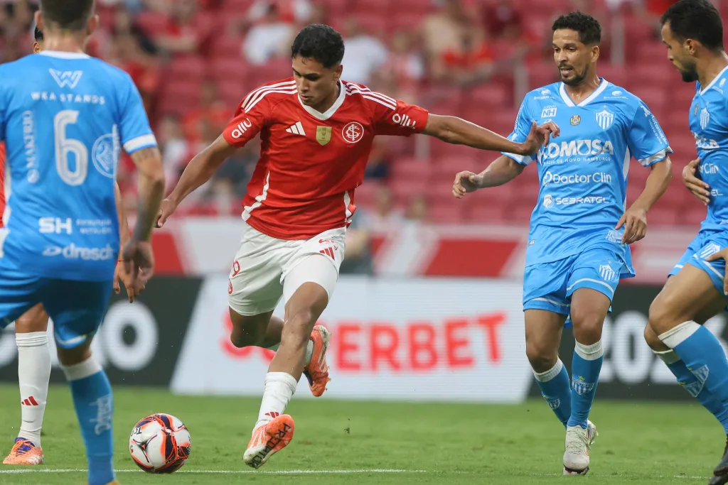 De virada, Inter vence o Novo Hamburgo na estreia do Gauchão