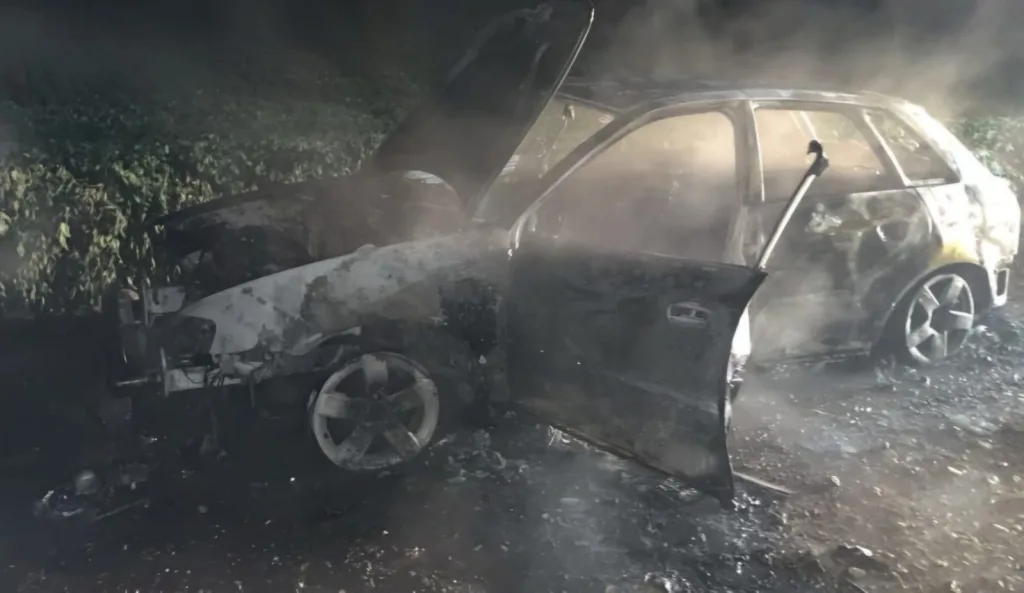 Incêndio destrói veículo no interior de Capinzal