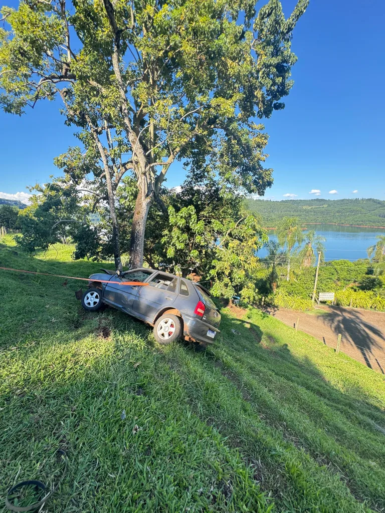Colisão entre dois carros deixa feridos na SC-154, em Itá