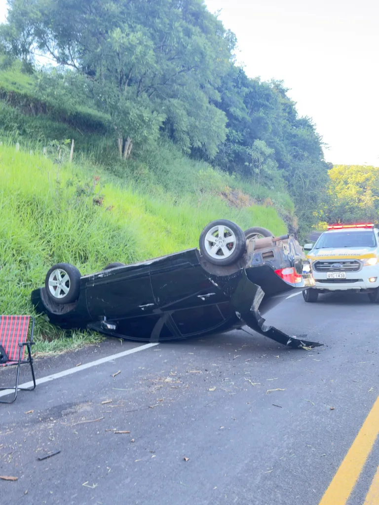 Colisão entre dois carros deixa feridos na SC-154, em Itá