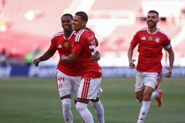 Inter vence o São Luiz e avança às semifinais do Gauchão