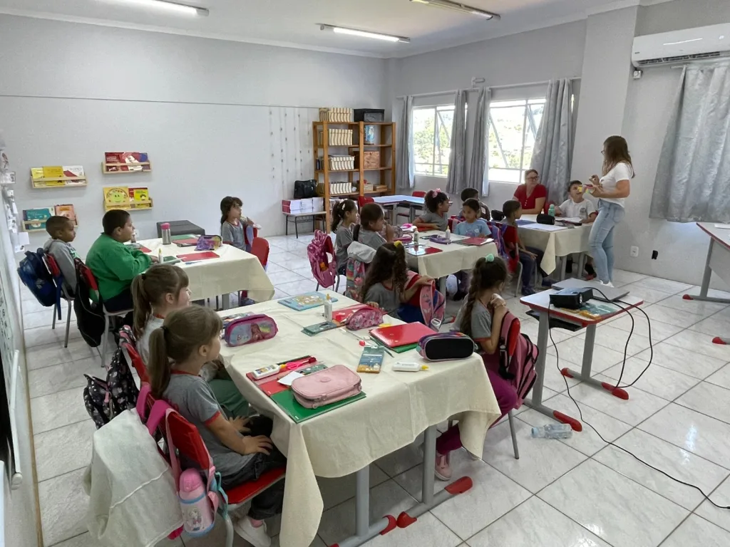 Alunos retornam às aulas na rede municipal de Arvoredo