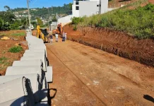 Seguem os trabalhos para o asfaltamento da rua João Garghetti