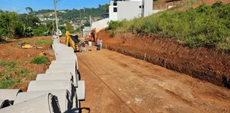 Seguem os trabalhos para o asfaltamento da rua João Garghetti