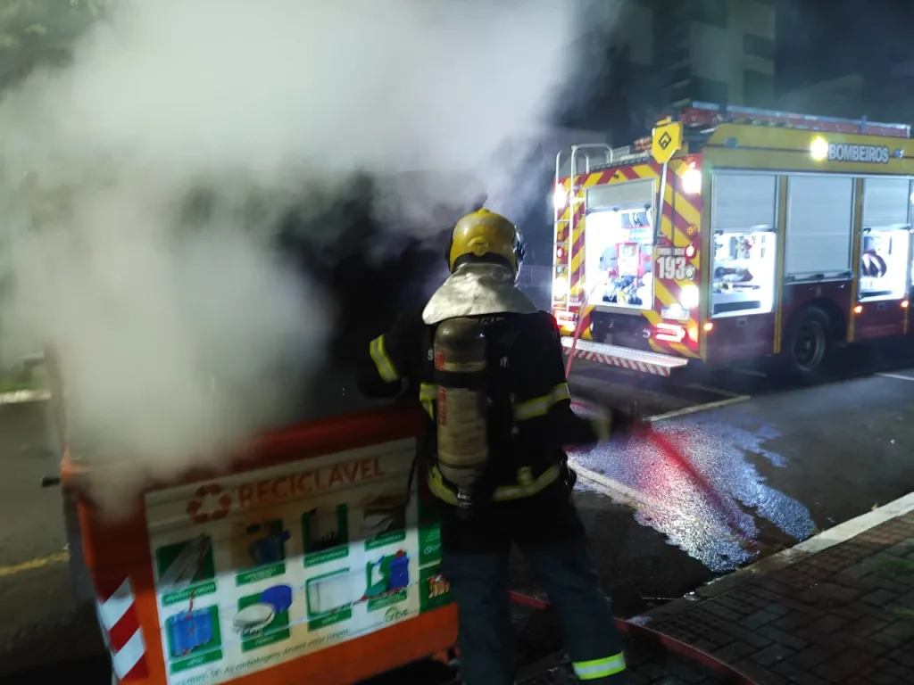 Incêndios em lixeiras mobilizam bombeiros em Chapecó