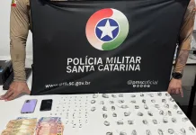 Ação da PM resulta na apreensão de maconha, crack e cocaína em Chapecó