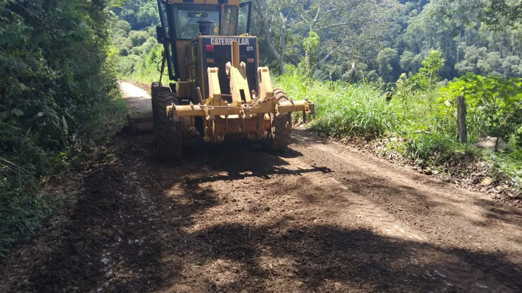 Estradas do interior de Seara recebem manutenção