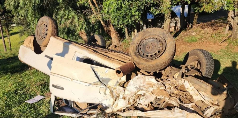 Saída de pista deixa um morto e um ferido em Jaborá