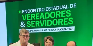 Vereadores de Seara participam de encontro estadual promovido pela UVESC