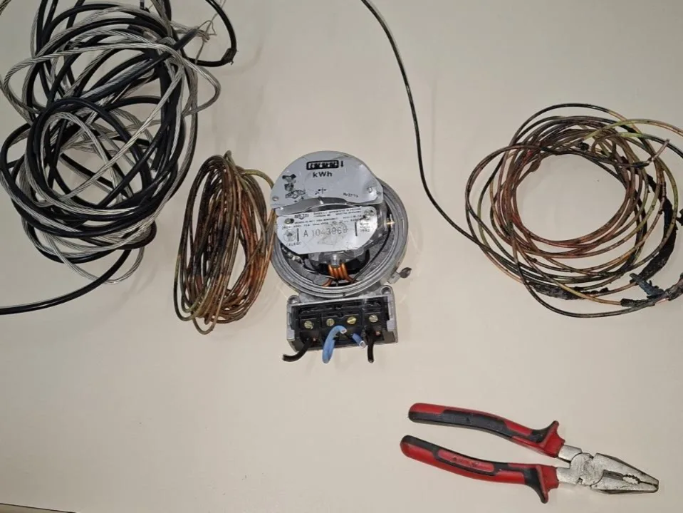 Três homens são presos por furto de fiação elétrica em Concórdia