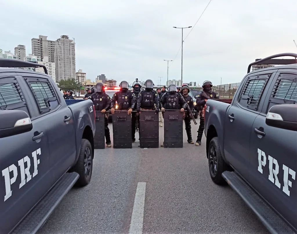 Justiça proíbe bloqueio de rodovias e acessos a portos no Litoral Norte de SC