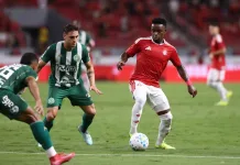 Inter vence Chapecoense e sai da zona do rebaixamento do Brasileirão Inter vence Chapecoense e sai da zona do rebaixamento do Brasileirão