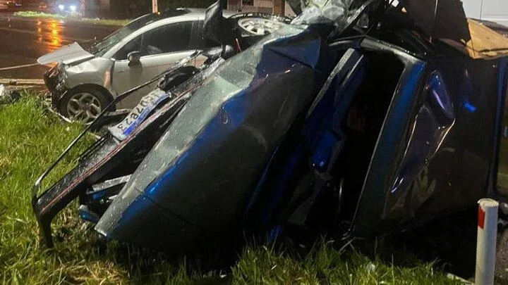 Colisão na BR-153 em Concórdia deixa vítima presa em veículo