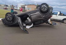 Capotamento deixa idosos feridos no Contorno Viário Norte de Concórdia