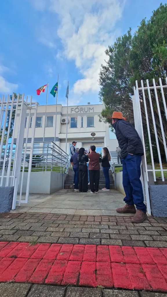 Vídeo Júri de acusado de matar a própria filha inicia em Ponte Serrada