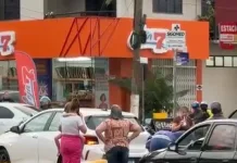 Moto atinge pedestre e deixa dois feridos em Chapecó