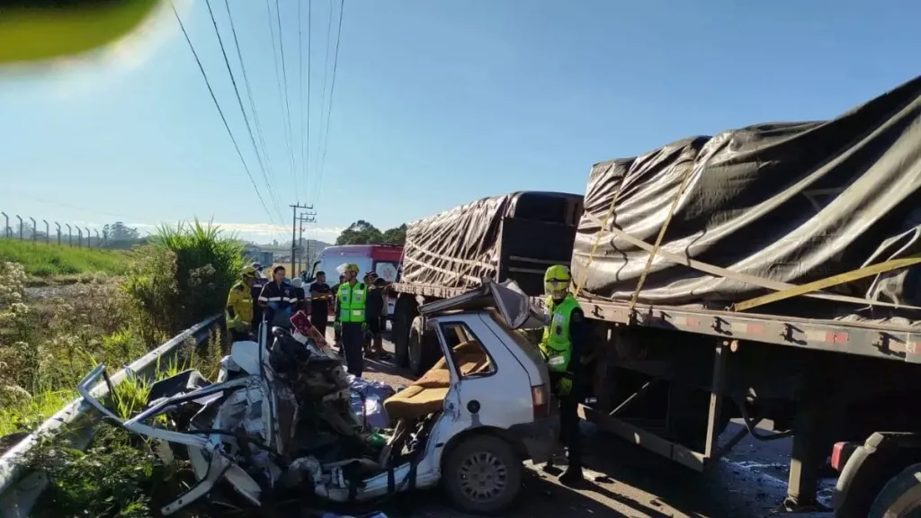 Grave acidente deixa cinco vítimas fatais na SC-110