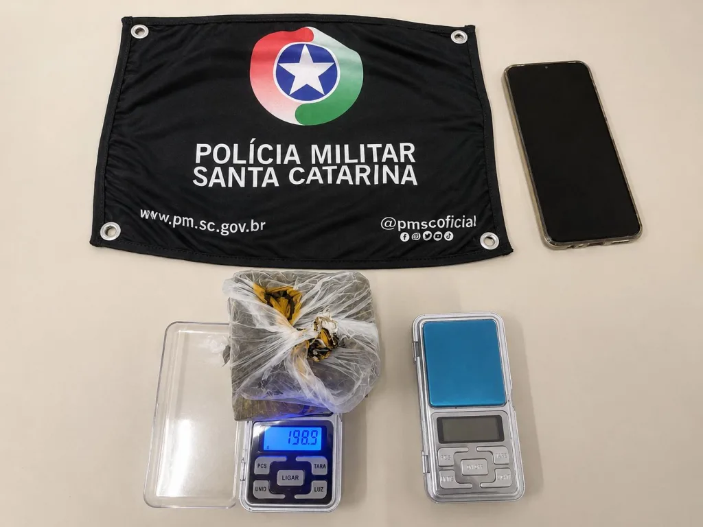 Homem é preso por suspeita de tráfico de drogas em Lindóia do Sul