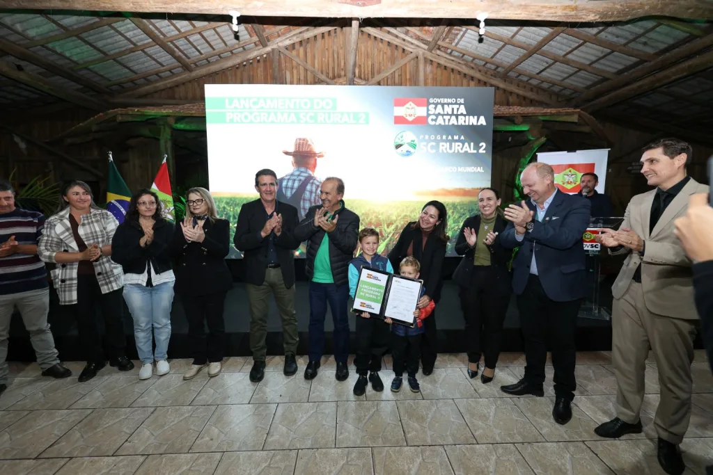 O Governo do Estado lançou nesta terça-feira, 12, em
Canoinhas, o SC Rural 2 – Programa de Desenvolvimento Sustentável do
Espaço Rural e Pesqueiro de Santa Catarina. (Foto Roberto Zacarias
SecomGOVSC)