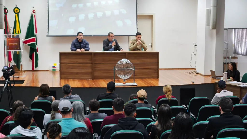Audiência define sorteio de moradias no loteamento Morada dos Sonhos