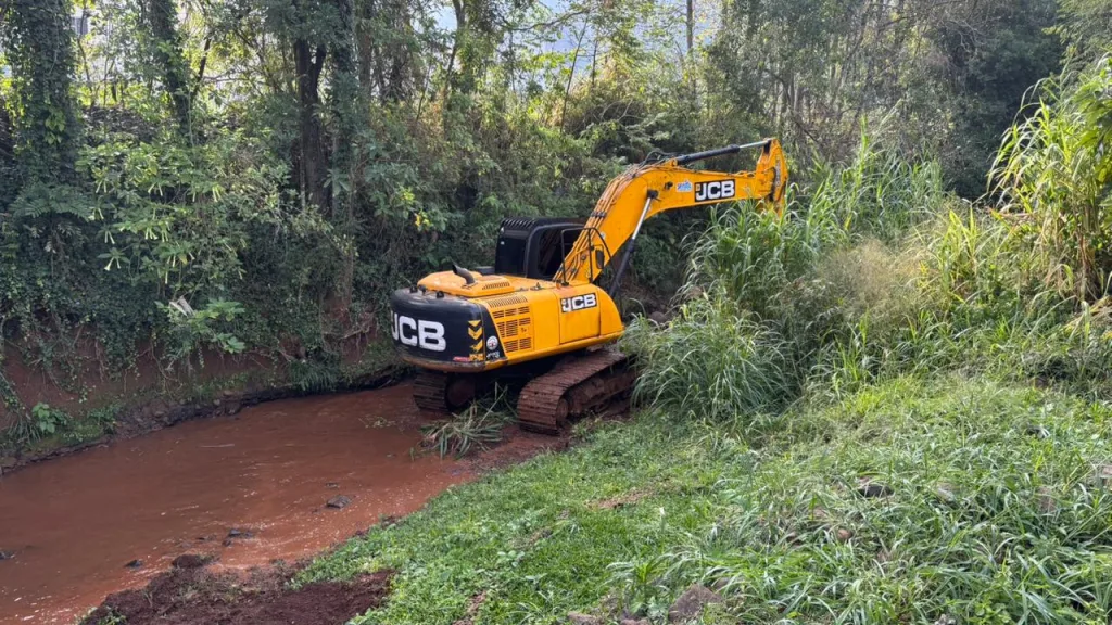 Iniciado o desassoreamento de parte do rio Caçador