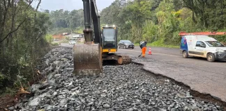 Obras na SC-283, na saída para Concórdia