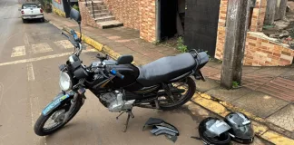 Colisão entre moto e carro é registrada no bairro São João