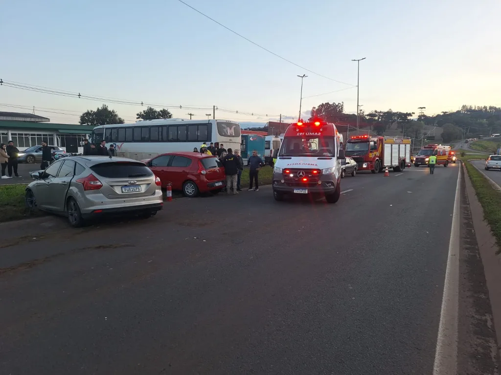 Colisão frontal deixa seis feridos na BR-282 em Xanxerê
