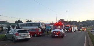 Colisão frontal deixa seis feridos na BR-282 em Xanxerê