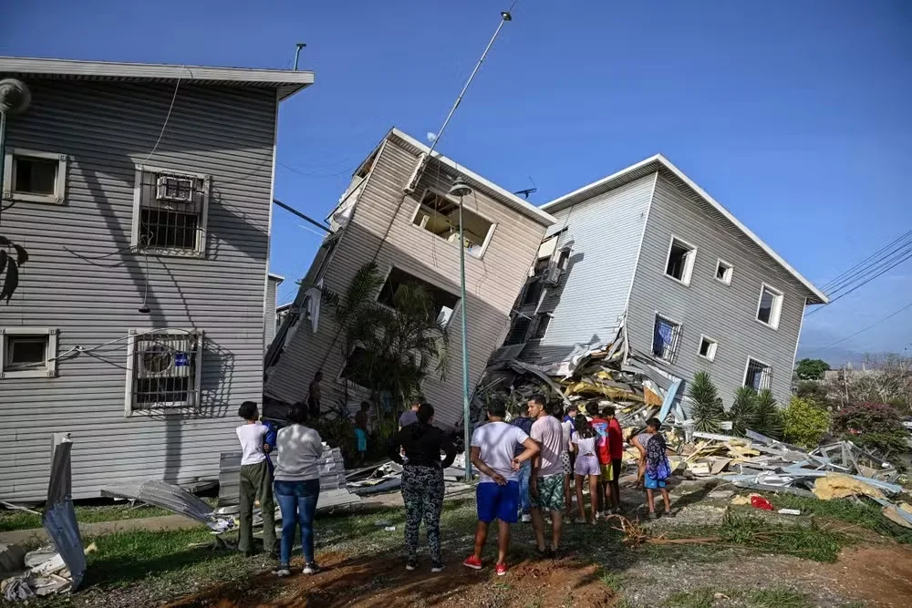 Imagem mostra destruição em Catia La Mar, na Venezuela, após terremoto — Foto Federico Parra/AFP