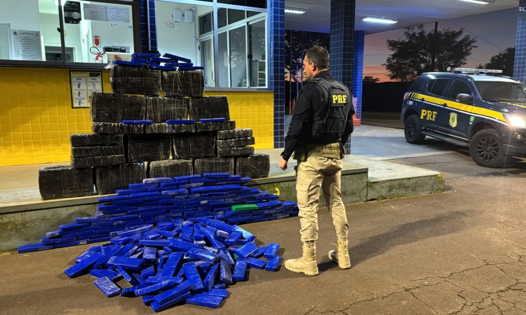 Carga de 300 kg maconha é interceptada no Oeste de SC em carro roubado