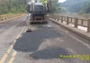 Operação de tapa-buracos é realizada na ponte sobre o rio Jacutinga, na SC-283