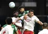 Félix Torres e Maripán em Palmeiras x Inter — Foto: Marcos Ribolli