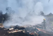 Incêndio destrói residência de madeira no Oeste de SC