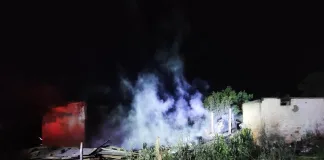 Incêndio destrói casa de madeira e veículo no Oeste de SC