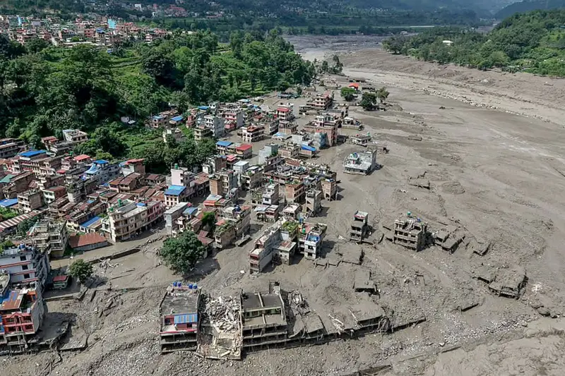 Enchentes no Nepal e no Tibete
