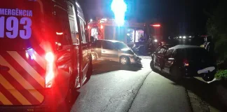 Quatro pessoas ficam feridas em colisão frontal na BR-282 em Xaxim