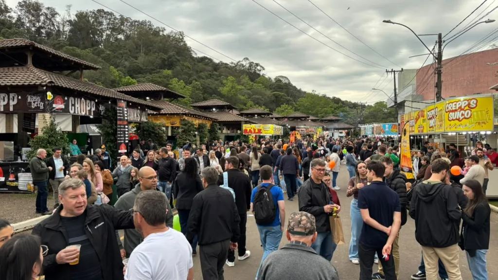 Quarto dia de Femix teve bom público; Feira termina nesta segunda-feira