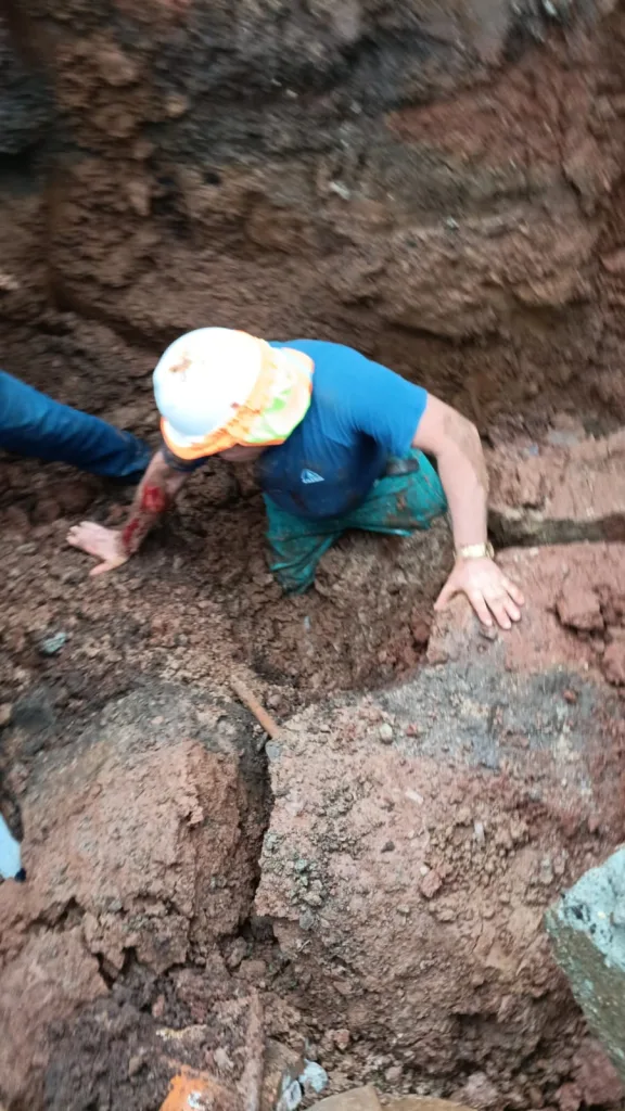 Homem fica parcialmente soterrado durante obra no Extremo-Oeste de SC
