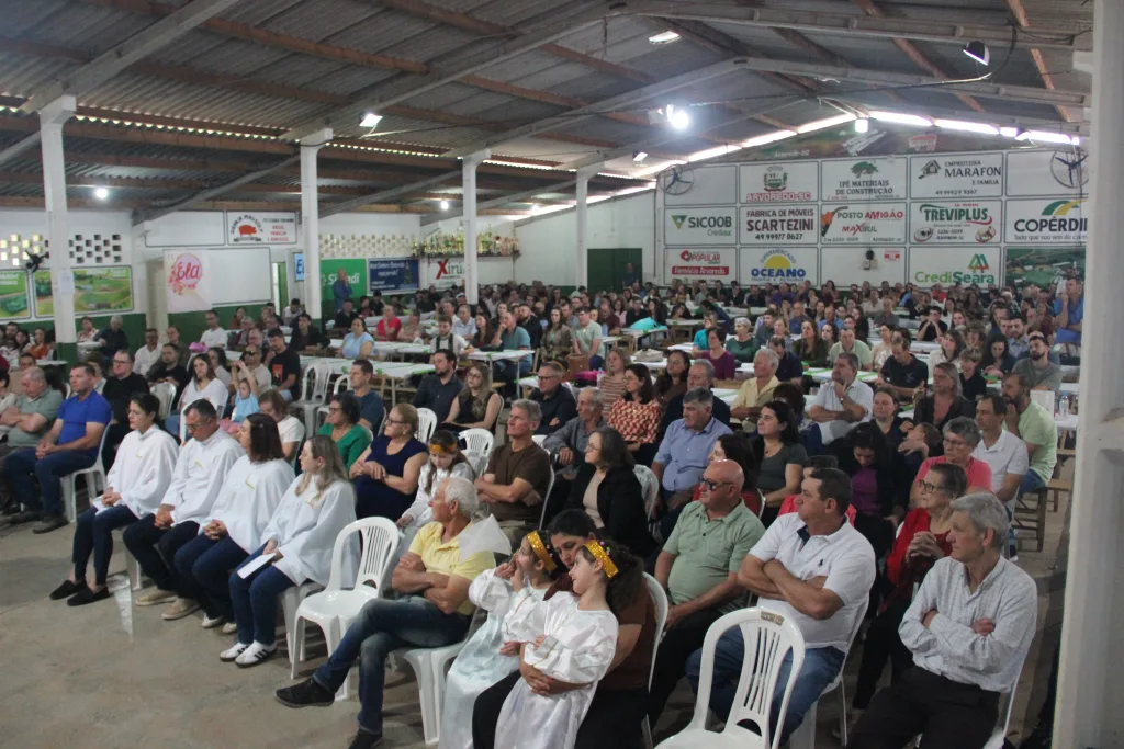 Festa em honra a Nossa Senhora Aparecida reúne bom público em linha Bonita, interior de Arvoredo